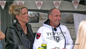 In der Doku-Soap „Bella Italia – Camping auf Deutsch“ darf am 10. Juli groß gefeiert werden. Camper Sascha Fingerhuth wird 50 Jahre alt. Seine Frau Nicole und die Campingfreunde auf dem Gelände der Marina di Venezia haben einige Überraschungen für den Jubilar parat. (Foto: RTLzwei)