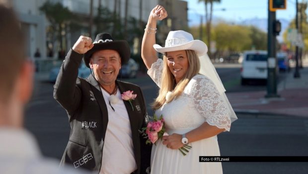 Im Staffelfinale von „Bella Italia – Camping auf Deutsch“ setzt u.a. Familie Fingerhuth ihren Roadtrip durch den Westen der USA fort. In Las Vegas geben sich Sascha und Nicole nach 27 Ehejahren noch einmal das Ja-Wort und das stilecht mit Brautkleid und Elvis-Double. Foto © RTLzwei