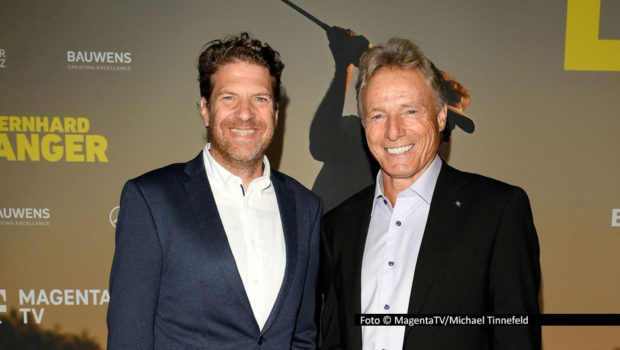 Telekom-TV-Chef Arnim Butzen begrüßte im September 2025 Golf-Legende Bernhard Langer zur Premiere des Dokumentarfilms „Der ewige Champion“ in Köln. Nun startet MagentaTV ein umfassendes Golf-Angebot mit Live-Berichterstattung von nahezu allen wichtigen Turnieren. Foto © MagentaTV/Michael TinnefeldTelekom-TV-Chef Arnim Butzen begrüßte im September 2025 Golf-Legende Bernhard Langer zur Premiere des Dokumentarfilms „Der ewige Champion“ in Köln. Nun startet MagentaTV ein umfassendes Golf-Angebot mit Live-Berichterstattung von nahezu allen wichtigen Turnieren. Foto © MagentaTV/Michael Tinnefeld
