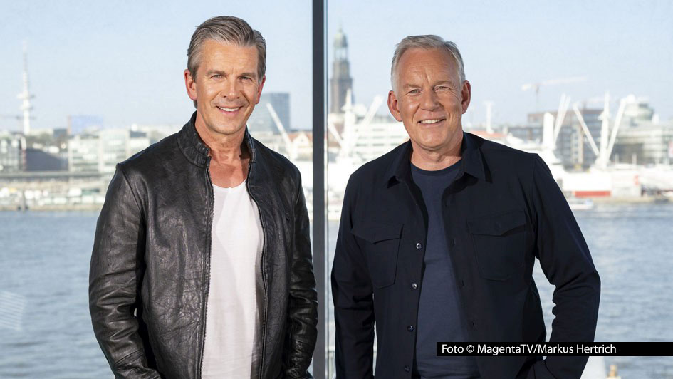In Hamburg empfängt Johannes B. Kerner seinen Kollegen Markus Lanz zu einer neuen Ausgabe des MagentaTV-Talkformats „Bestbesetzung“, die ab dem 1. April verfügbar ist. In „Lanz bei Kerner – Das Interview“ sprechen die beiden u.a. über Lanz‘ Kindheit und Jugend, seine Rolle als Vater sowie aktuelle politische und gesellschaftliche Themen. (Foto: © MagentaTV/Markus Hertrich)