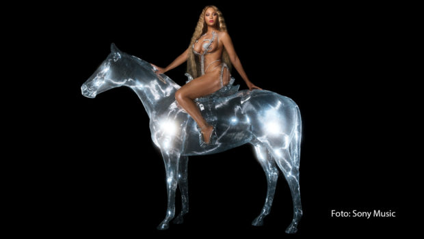 Am 5. Februar spielt in Los Angeles wieder die Musik. Bei den 65. Grammy Awards sind Stars wie Harry Styles, Adele und Beyoncé nominiert. Letztere könnte den historischen Rekord der meisten Auszeichnungen brechen. In Deutschland überträgt MagentaTV die komplette Verleihung in der Nacht von Sonntag auf Montag live und exklusiv. (Foto: Sony Music)