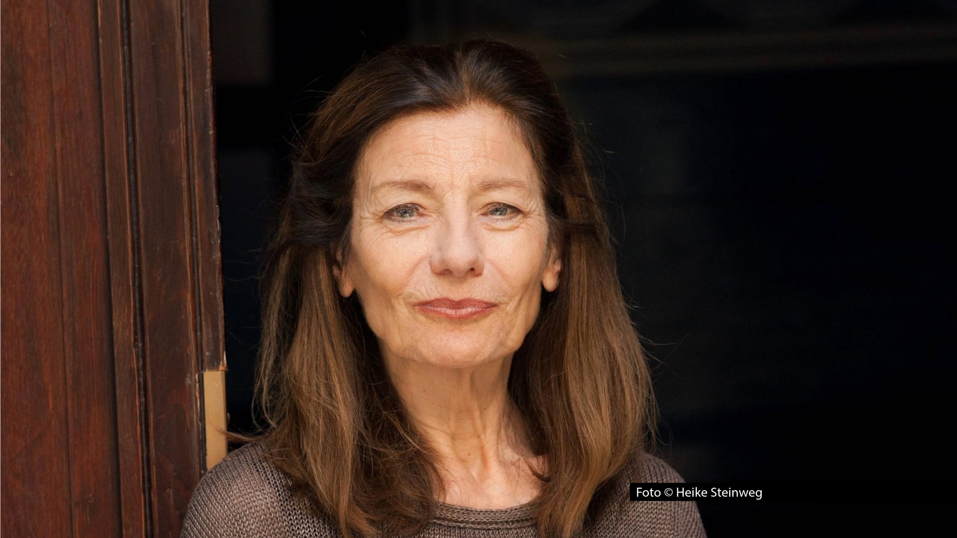 Ursula Krechel erhält den Georg-Büchner-Preis 2025 für ihr vielfältiges literarisches Werk, das sich mit den Folgen deutscher Geschichte und gesellschaftlichen Missständen auseinandersetzt. Die mit 50.000 Euro dotierte Auszeichnung wird ihr am 1. November in Darmstadt überreicht. Foto © Heike Steinweg
