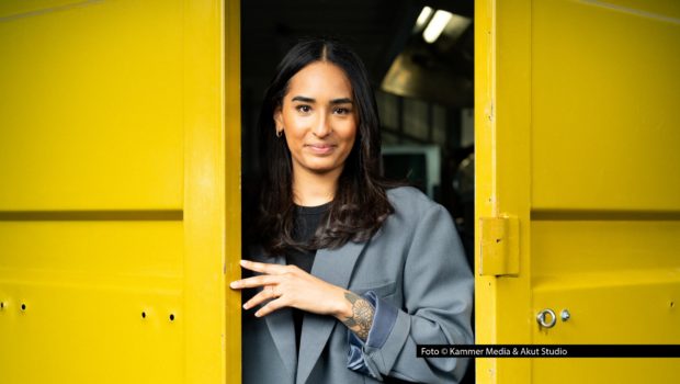 Am 26. September startet in Düsseldorf die zweite Ausgabe von „Chefs in Town“. Bis Sonntag besuchen zahlreiche Spitzenköchinnen und -köche lokale Gastrobetriebe. Mit dabei sind u.a. in diesem Jahr Alina Meissner-Bebrout, Tim Raue Nic Shanker und The Duc Ngo. Foto © Kammer Media & Akut Studio