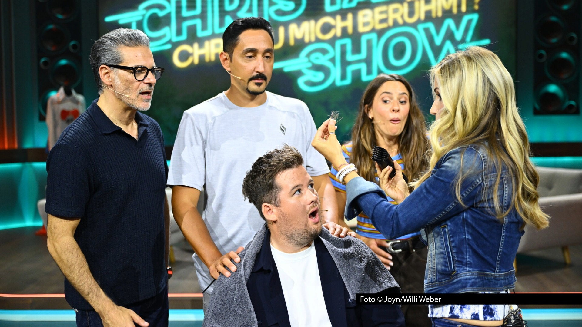 In Chris Talls neuer Show werden ganz normale Leute zu Filmstars. Immer mittwochs zeigt ProSieben eine neue Folge von „Chris du mich berühmt“, in der zehn Kandidaten mithilfe Prominenter Gäste die Chance bekommen in einem exklusiven Kurzfilm mitzuspielen. Foto © Joyn/Willi Weber