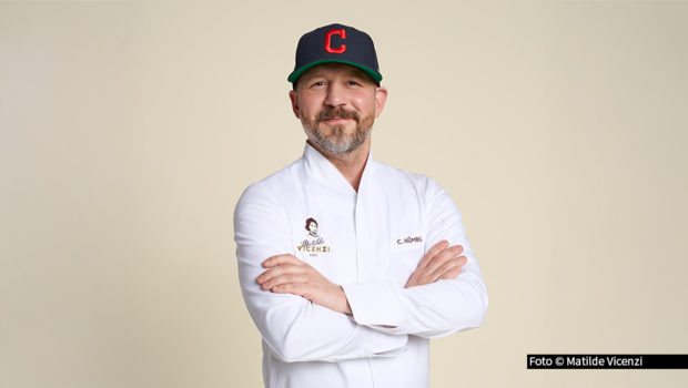Die italienische Feingebäckmarke „Matilde Vicenzi“ feiert ihr 120-jähriges Jubiläum mit einer besonderen Kooperation: Spitzen-Patissier und TV-Juror Christian Hümbs wird ab dem 1. Juni Markenbotschafter und sorgt mit exklusiven Rezeptideen für kreative Impulse. Foto © Matilde Vicenzi
