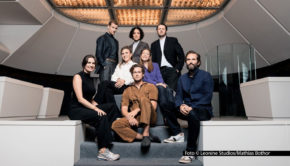 Mit u.a. Hannah Herzsprung, Damian Hardung, Alexander Fehling, Haley Louise Jones und Christian Friedel verfilmt Regisseurin und Drehbuchautorin Lena Stahl derzeit den dystopischen Thriller „Corpus Delicti“ von Juli Zeh. Der Kinostart ist für den Herbst 2026 angekündigt. Foto © Leonine Studios/Mathias Bothor
