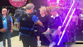 Der Deutsche Fernsehpreis startete auch in diesem Jahr mit der „Nacht der Kreativen“. Dabei wurden Preise an kreative Köpfe hinter der Kamera verliehen. Am 10. September folgt die TV-Gala mit Barbara Schöneberger. Als Ehrenpreisträger ist Kultkomiker Otto Waalkes dabei. Foto © smalltalk