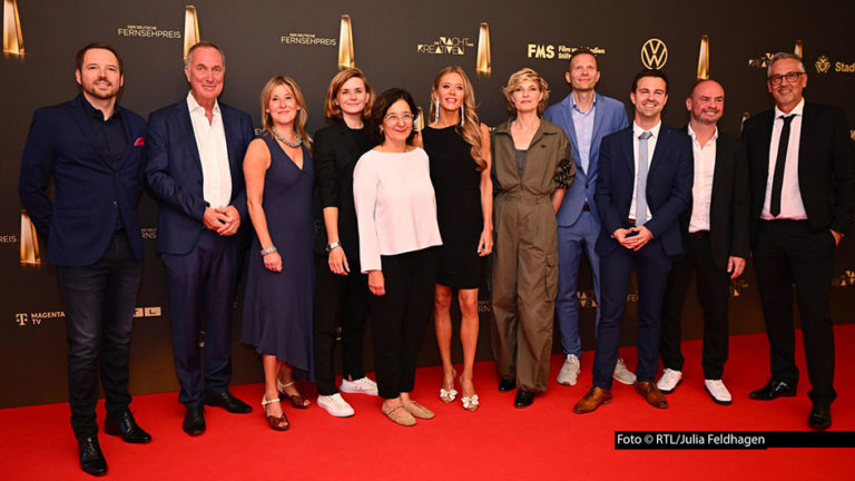 Die Jury der Deutschen Fernsehpreises hat gesprochen: Die ersten Preisträger des Jahres stehen fest. Nach der „Nacht der Kreativen“ folgt am 9. September die von Barbara Schöneberger moderierte TV-Gala. Als turnusgemäß federführender Sender überträgt RTL ab 20:15 Uhr. (Foto © RTL/Julia Feldhagen)
