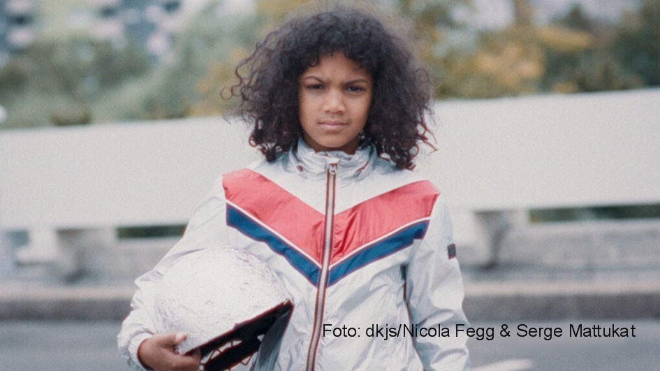 HP_DKJS-Spendenkampagne_2021_Astronautin_Foto dkjs