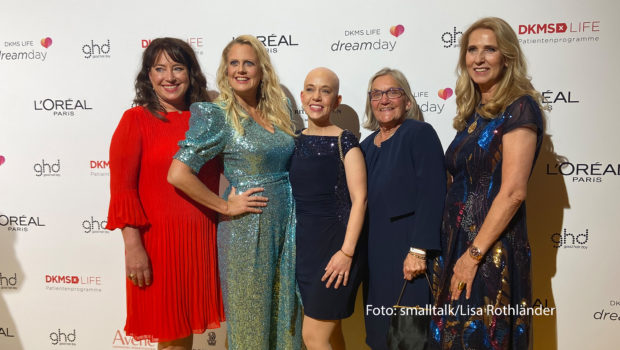 Am 22. September fand in Berlin der „Dreamday“ von DKMS Life statt. Im Mittelpunkt stand dabei die Erfüllung der Herzenswünsche von Krebspatientinnen und -patienten. Moderatorin Barbara Schöneberger führte durch das Programm. (Foto: smalltalk/L. Rothländer)