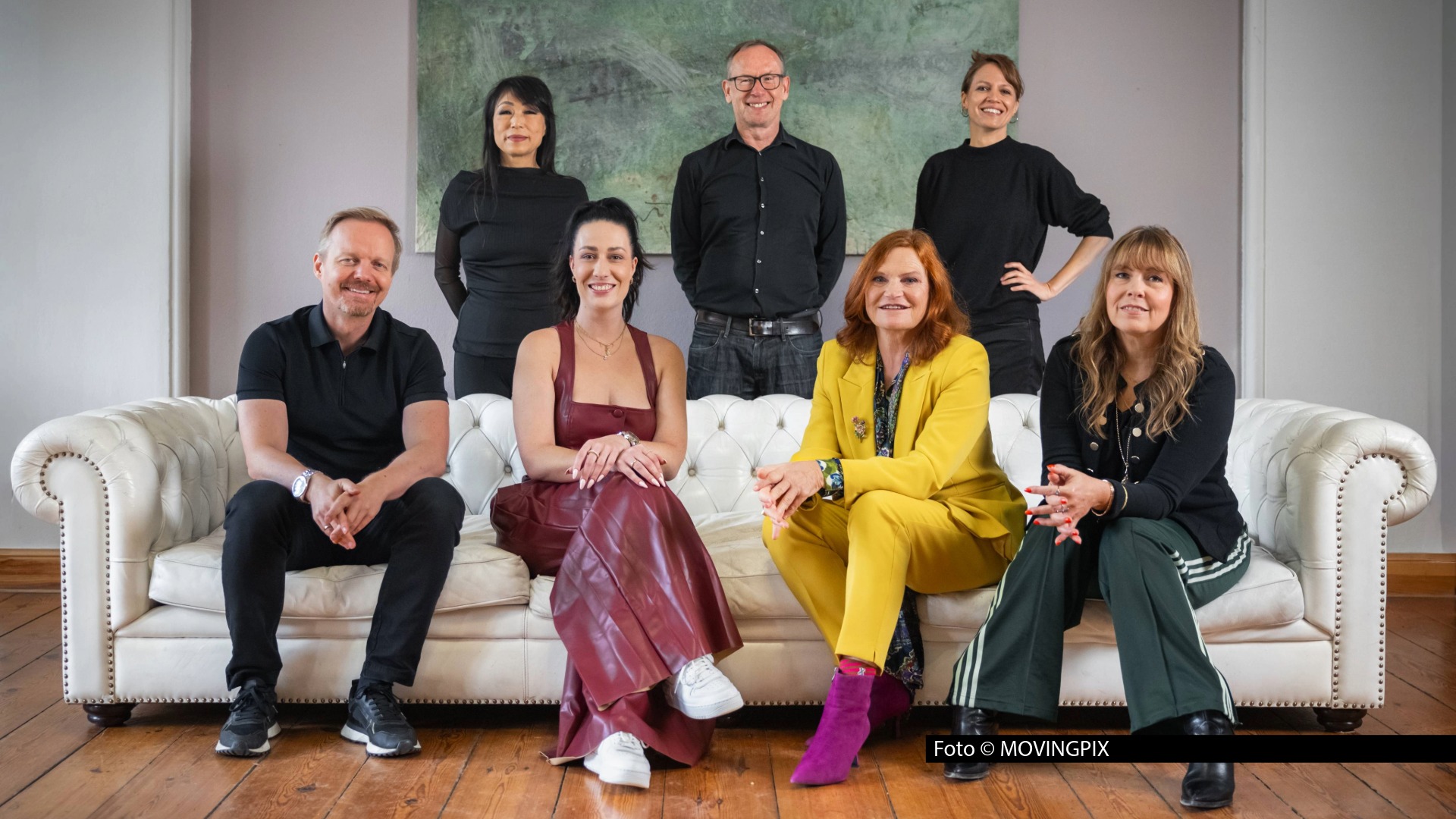 Die Jury des Deutschen Musikautor*innenpreis der GEMA hat entschieden, wer in diesem Jahr ins Rennen um eine der begehrten Trophäen geht. Zu den Nominierten zählen u.a. Clueso, Haftbefehl-Produzent Bazzazzian und der Singer-Songwriter Tristan Brusch. Der Preis wird am 26. Februar in Berlin verliehen. Foto © MOVINGPIX