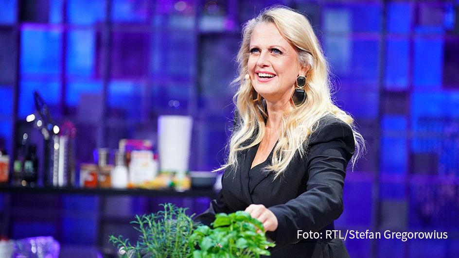 Am morgigen 12. November heißt es bei RTL wieder: „Denn sie wissen nicht, was passiert“. Barbara Schöneberger ist definitiv dabei. Und Thorsten Schorn kommentiert. Aber sonst? Ab 20:15 Uhr gibt’s Antworten und jede Menge gute Unterhaltung. (Foto: RTL/Stefan Gregorowius)