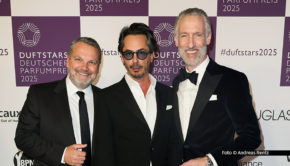 Der Deutsche Parfumpreis Duftstars wurde am 8. Mai in Düsseldorf verliehen. Udo Heuser, Präsident der Fragrance Foundation Deutschland, und deren Geschäftsführer Andreas Fuhlisch feierten u.a. mit dem französische Parfümeur Kilian Hennessy. Eigens aus den USA war Realitystar Khloé Kardashian angereist. Foto © Andreas Rentz