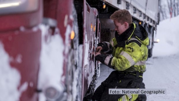 Ihre deutsche TV-Premiere feiert Staffel 9 der Doku-Serie „Ice Road Rescue – Extremrettung in Norwegen“ ab dem 2. Oktober bei National Geographic. Die Abschlepp-Profis aus dem hohen Norden müssen wieder ihr ganzes Können aufbieten, um Truckern aus der eisigen Patsche zu helfen. (foto: National Geographic)