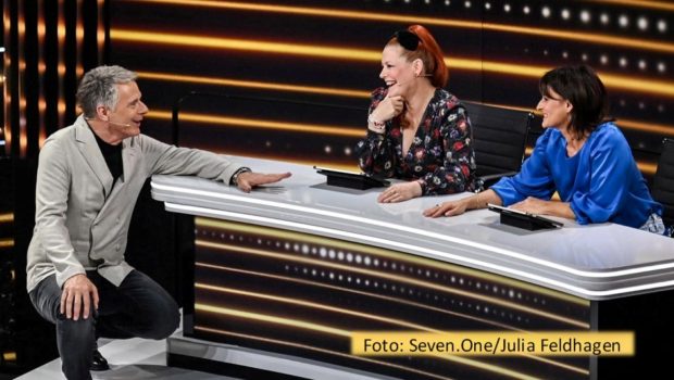 In Jörg Pilawas „Das 1% Quiz“ sind am 30. November in Sat.1 die Moderatorinnen Enie van de Meiklokjes und Marlene Lufen als Promi-Raterinnen zu Gast. Zwei Tage später steht bei Sixx eine neue Ausgabe von „Sweet & Easy – Enie backt“ auf dem Programm. (Foto: Seven.One/Julia Feldhagen)