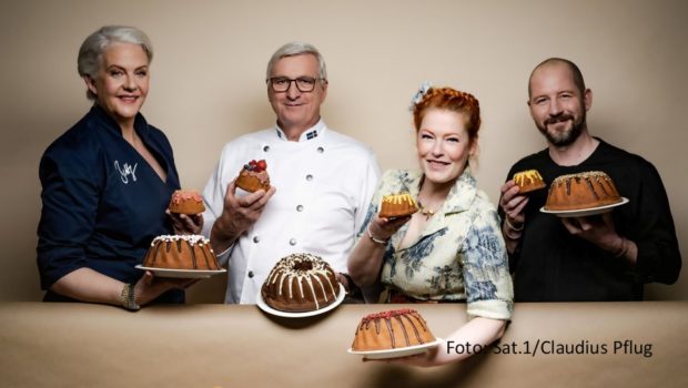Im Halbfinale von „Das große Backen – Die Profis“ kämpfen noch vier Teams um den Goldenen Cupcake und 10.000 Euro. Am Pfingstmontag müssen sie Bettina Schliephake-Burchardt, Christian Hümbs und Günther Koerffer beweisen, dass sie auch ohne Rezept mit ihren Backkreationen überzeugen können. (Foto: Sat.1/Claudius Pflug)