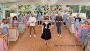 Das ursprüngliche Teilnehmerfeld von Staffel 9 der Sat.1-Show „Das große Backen“ ist mittlerweile auf sechs Hobbybäckerinnen und- bäcker reduziert. Am 28. November lädt Moderatorin Enie van de Meiklokjes zu einer neuen Folge ein, in der es thematisch um Backkunst in Japan geht. (Foto: Sat.1/Claudius Pflug)