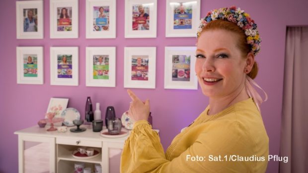 Enie van de Meiklokjes führt am 11. September durch die zweite Staffelfolge von „Das große Backen“ in Sat.1. Die neun verbliebenen Hobbybäckerinnen und -bäcker bekommen eine Aufgabe von Axel Schmitt gestellt. Bekannt wurde der Brot-Sommelier durch das Rockfestival in Wacken. (Foto: Sat.1/Claudius Pflug)