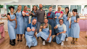 Am Sonntag, den 4. September, startet in Sat.1 die Jubiläumsstaffel von „Das große Backen“. Zum zehnten Mal kämpfen Hobbybäckerinnen und Hobbybäcker um den „Goldenen Cupcake“. Moderatorin Enie van de Meiklokjes und Christian Hümbs begrüßen erstmals prominente Gastjuroren. (Foto: Sat.1/Claudius Pflug)