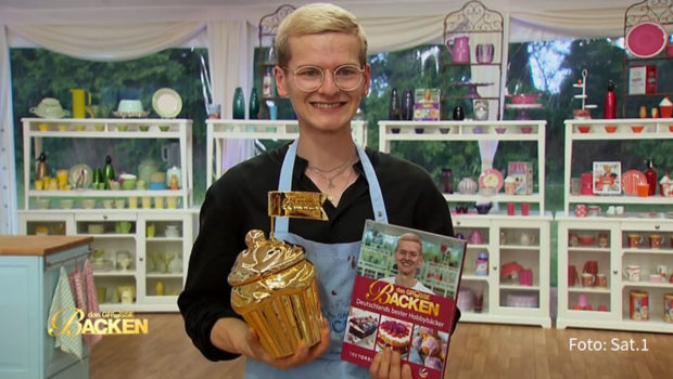 Nach dem gestrigen Staffelfinale der Sat.1-Show „Das große Backen“ mit Hannes Güther als bestem Hobby-Bäcker Deutschlands steht bereits der Start der nächsten Celebrity-Version fest. Ab dem 12. Januar bittet Enie van de Meiklokjes wieder Promis in die TV-Backstube. (Foto: Sat.1)