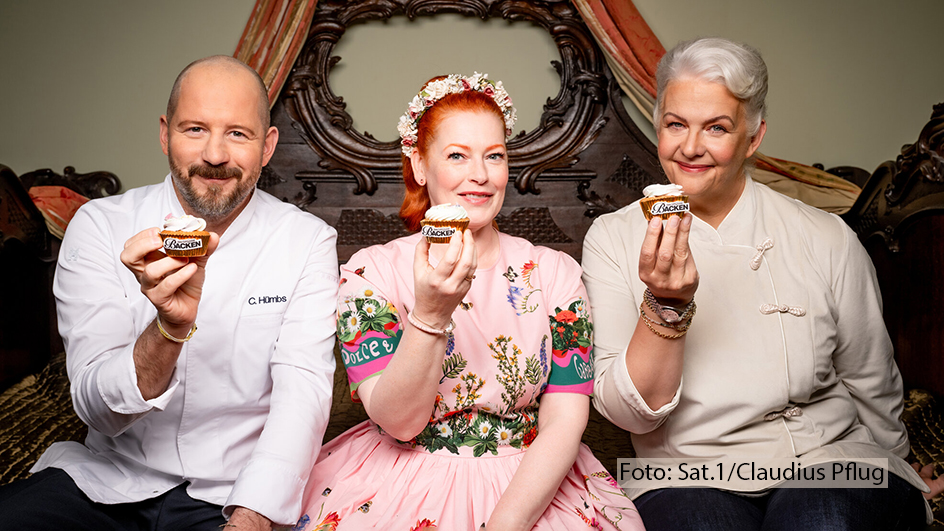 Im August startet in Sat.1 die elfte Staffel von „Das große Backen“. Nach einer neunjährigen Primetime-Pause kehrt der beliebte Backwettbewerb auf den 20:15-Sendeplatz zurück. Mit von der Partie sind wieder Moderatorin Enie van de Meiklokjes sowie das Juroren-Duo Bettina Schliephake-Burchardt und Christian Hümbs. (Foto: Sat.1/Claudius Pflug)