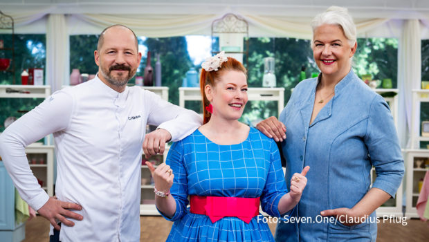 Ab dem 28. August strahlt Sat.1 die zwölfte Staffel von „Das große Backen“ aus. Neben Moderatorin Enie van de Meiklokjes ist auch das bewährte Juroren-Duo, bestehend aus der Tortenspezialistin Betty Schliephake-Burchardt und dem mehrfach ausgezeichneten Spitzenpatissier Christian Hümbs, wieder mit von der Partie. (Foto: Seven.One/Claudius Pflug)