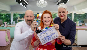 (v.l.n.r.) Christian Hümbs; Enie van de Meiklokjes; Bettina Schliephake-Burchardt Foto-Joyn_Claudius-Pflug