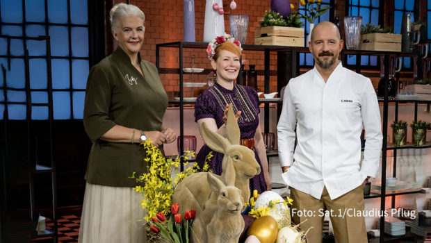Zur süßen Einstimmung aufs Osterfest zeigt Sat.1 am 5. April „Das große Promibacken – Osterspezial“. Darin backen sechs Backstuben-Stars um den Sieg. Enie van de Meiklokjes führt durch die Show. Als Juroren sind Bettina Schliephake-Burchardt und Christian Hümbs am Start. (Foto: Sat.1/Claudius Pflug)