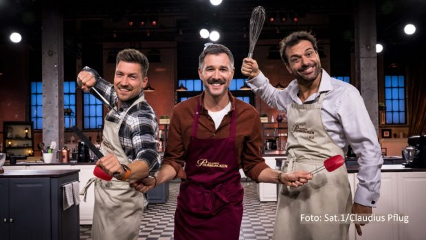 Premiere bei „Das große Promibacken“: Zum ersten Mal in sieben Staffeln haben es drei Männer ins Finale geschafft. Was die Herren draufhaben, ist am 15. Februar ab 20:15 Uhr in Sat.1 zu sehen. Philipp Boy, Jochen Schropp und Kai Schumann backen um den goldenen Cupcake und 10.000 Euro für einen guten Zweck. (Foto: Sat.1/Claudius Pflug)