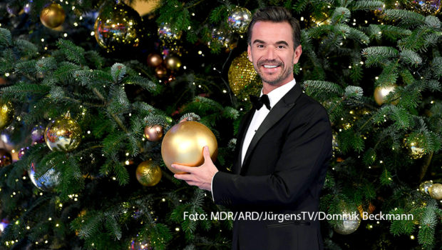 Die ARD läutet am 2. Dezember die Weihnachtszeit traditionell mit dem „Adventsfest der 100.000 Lichter“ ein. Zur Primetime zündet Gastgeber Florian Silbereisen mit zahlreichen Gästen die erste Kerze an. Mit dabei sind u.a. Roland Kaiser, Barbara Schöneberger, Andrea Berg und Guido Maria Kretschmer. (Foto: MDR/ARD/JürgensTV/Dominik Beckmann)