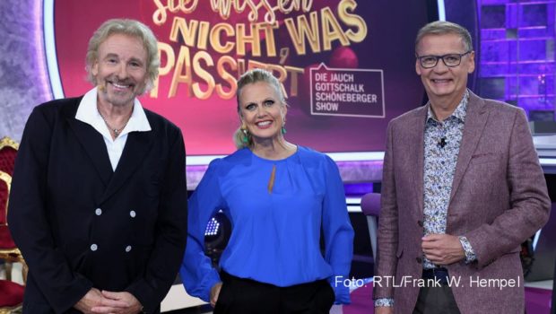 Am Samstag treten Thomas Gottschalk, Barbara Schöneberger und Günther Jauch bei RTL zu einer neuen Ausgabe ihrer Show an. Dabei ist der Titel des preisgekrönten Formats einmal mehr Programm: „Denn sie wissen nicht, was passiert“. (Foto: RTL/Frank W. Hempel)