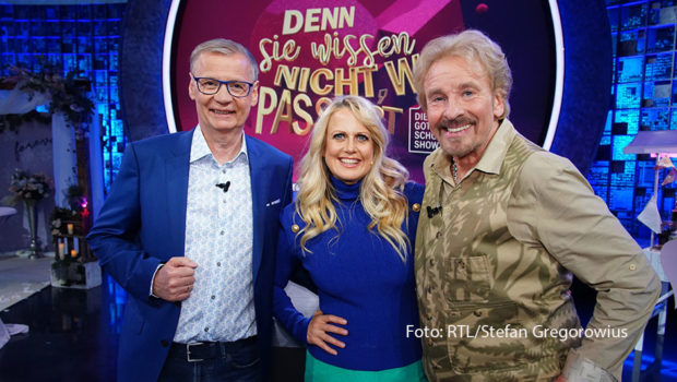 Die RTL-Show „Denn sie wissen nicht, was passiert?“ geht am 24. Juni in eine neue Runde. Barbara Schöneberger, Thomas Gottschalk und Günther Jauch wagen zur Primetime wieder den Sprung ins Ungewisse. Denn wie der Titel bereits verrät: In dieser Show kann einfach alles passieren. (Foto: RTL/Stefan Gregorowius)