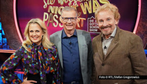„Denn sie wissen nicht, was passiert“ geht am 10. Mai in eine neue Runde – und diesmal wird es märchenhaft. Ab 20:15 Uhr stellen sich Barbara Schöneberger, Günther Jauch und Thomas Gottschalk spannenden Spielen, die etwas mit Sagen und Märchen zu tun haben. Ihre Gegner: Uwe Ochsenknecht und Evelyn Burdecki. Foto © RTL