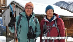 Am heutigen 13. Januar gibt’s im ZDF die traditionelle Winterfolge von „Der Bergdoktor“ in Spielfilmlänge. In „Kalte Stille“ wird aus dem idyllischen Familienurlaub von Hans Sigl alias Dr. Martin Gruber eine Rätseljagd um ein schweigendes Mädchen und eine verletzte Profi-Skiläuferin. Foto: ZDF/Barbara Bauriedl