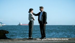 Auch 2024 würdigen „Cinema“ und „TV Spielfilm“ wieder die Publikums-Favoriten aus Kino, Streaming und TV mit dem Jupiter. Für die Abstimmung nominiert sind u.a. der MagentaTV-Krimi „Der Gejagte“ mit Tobias und Antonia Moretti, der deutsche Oscar-Anwärter „Das Lehrerzimmer“ und die ZDF-Eventserie „Der Schwarm“. (Foto: good friends/Martin Rattini)