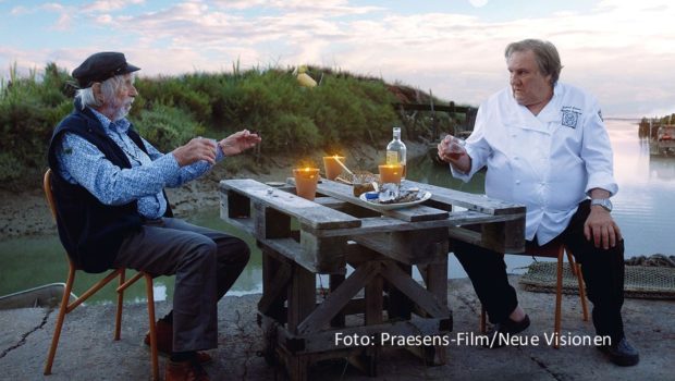 Die französisch-japanische Tragikomödie „Der Geschmack der kleinen Dinge“ ist jetzt im Streaming exklusiv bei MagentaTV abrufbar. Gérard Depardieu spielt darin einen Spitzenkoch und Feinschmecker, der auf einer Japanreise aus seiner Lebenskrise herausfindet. (Foto: Praesens-Film/Neue Visionen)