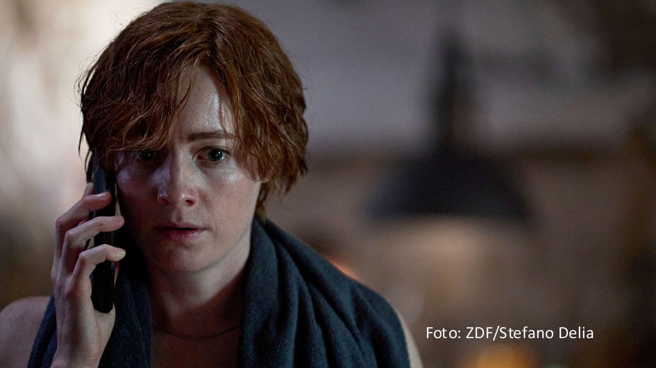 Die Serien-Adaption des Bestsellers „Der Schwarm“ steht bei den internationalen Einkäufern auf der MipTV offenbar hoch im Kurs. Schon am Auftakttag konnten die Weltvertriebe Beta Film und ZDF Studios für die Serie mit u.a. Leonie Benesch Verkäufe nach Großbritannien und Spanien vermelden. (Foto: ZDF/Stefano Delia)