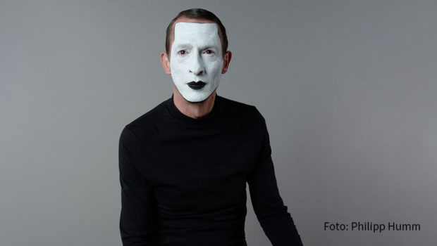 Im Januar ist bei MagentaTV deutsche Klassik angesagt: Unter dem Titel „Der letzte Faust“ zeigt der Telekom-Streamingdienst exklusiv die deutschsprachige Fassung einer filmischen Neuinterpretation von Goethes „Faust“. Den Titelhelden verkörpert der englische Schauspieler Martin Hancock. (Foto: Philipp Humm)