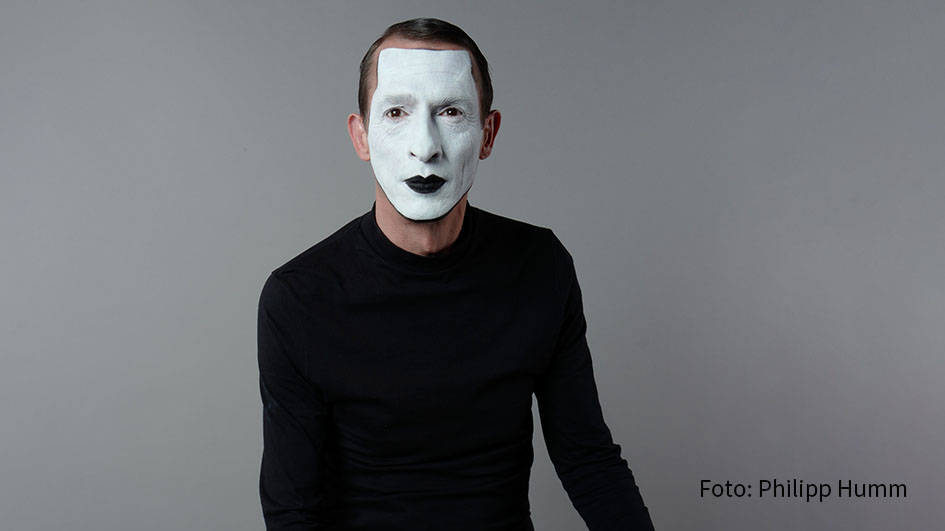 Im Januar ist bei MagentaTV deutsche Klassik angesagt: Unter dem Titel „Der letzte Faust“ zeigt der Telekom-Streamingdienst exklusiv die deutschsprachige Fassung einer filmischen Neuinterpretation von Goethes „Faust“. Den Titelhelden verkörpert der englische Schauspieler Martin Hancock. (Foto: Philipp Humm)