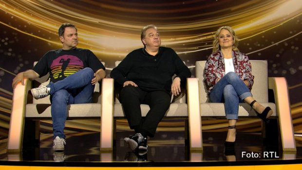 „Hundeprofi“ Martin Rütter steigt am heutigen 15. August als neuer Herausforderer bei „Der unfassbar schlauste Mensch der Welt“ ein. Zum Auftakt der entscheidenden letzten Woche in der von Hans Sigl moderiert RTL-Show trifft er auf Comedian Oliver Kalkofe und Kabarettistin Lisa Feller. (Foto: RTL)