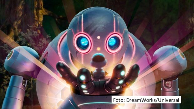 Die deutsche Fassung des US-amerikanischen Animationsfilms „Der wilde Roboter“ läuft ab dem 3. Oktober in den Kinos. Judith Rakers spricht darin die Hauptfigur Roz, einen weiblichen Roboter, der durch Zufall zur Beschützerin eines verwaisten Gänsekükens wird. (Foto: DreamWorks/Universal)