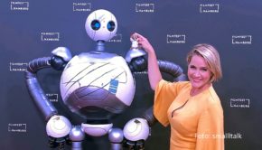 Seine erfolgreiche Deutschlandpremiere feierte der US-amerikanische Animationsfilm „Der wilde Roboter“ beim Filmfest Hamburg. Stargast war Judith Rakers, die in der deutschen Fassung die Hauptfigur „Roz“ spricht. Am 3. Oktober startet der Film in den deutschen Kinos. (Foto: Smalltalk)