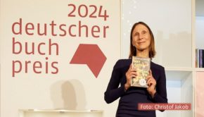 Für ihren Roman „Hey guten Morgen, wie geht es dir?“ wurde Martina Hefter mit dem Deutschen Buchpreis ausgezeichnet. Die Verleihung fand wie üblich im unmittelbaren Vorfeld der Frankfurter Buchmesse statt, die am heutigen 15. Oktober mit der offiziellen Eröffnungsfeier beginnt. (Foto: Christof Jakob)