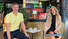 Vox strahlt seine Musik-Rateshow „Die Hitwisser“ am 11. März erstmals auf einem Samstagabend-Sendeplatz aus. Marco Schreyl und Laura Karasek gehen dabei als eines von vier teilnehmenden Kandidaten-Duos ins Rennen. (Foto: RTL/DEF Media)