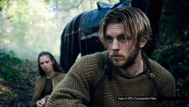 Nach dem zunächst die Kinofilm-Fassung „Hagen“ gestartet wurde, bringen RTL und Constantin Film ihre Aufbereitung der Nibelungen-Saga nun als sechsteilige Serie zu RTL+. Dort startet „Die Nibelungen – Kampf der Königreiche“ mit u.a. Jannis Niewöhner und Lilja van der Zwaag am 6. November. Foto: RTL/Constantin Film