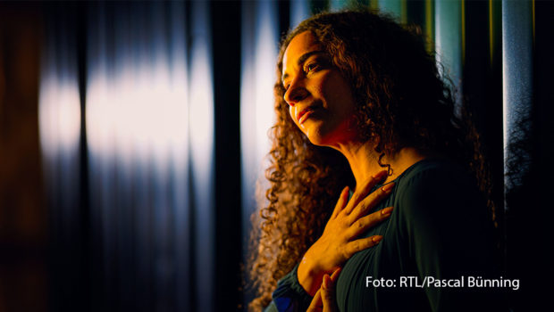Der Cast für die diesjährige TV-Inszenierung von „Die Passion“ füllt sich allmählich. Wie RTL nun bekanntgegeben hat, übernimmt am 27. März Sängerin Nadja Benaissa die Rolle der Maria und wird somit u.a. neben Ben Blümel, Francis Fulton Smith und Timur Ülker Teil des neuen „Passions“-Ensembles. (Foto: RTL/Pascal Bünning)