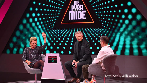 Der Mittwoch in Sat.1 steht ab dem 19. Juli ganz im Zeichen reaktivierter Rateshow-Klassiker. Moderator Jörg Pilawa macht den Anfang mit „Die Pyramide“. Im August stehen zudem neue Ausgaben von „Jeopardy!“ mit Gastgeberin Ruth Moschner auf dem Programm. (Foto: Sat.1/Willi Weber)
