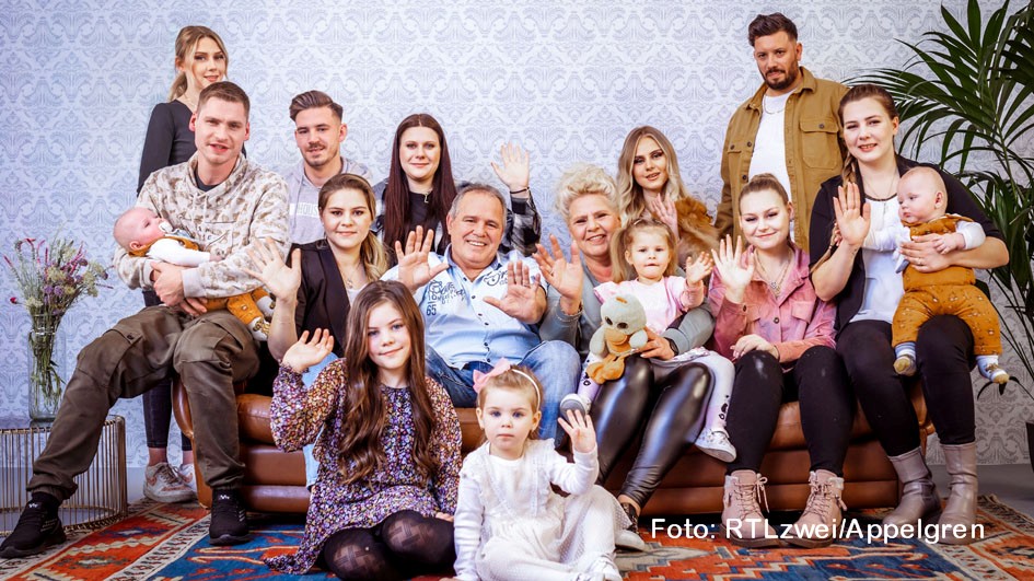 Deutschlands wohl bekannteste Großfamilie wird immer größer – und somit gehen die spannenden Themen nicht aus. RTLzwei hat nun für den kommenden Monat den Start einer neuen Staffel der Doku-Soap „Die Wollnys – Eine schrecklich große Familie“ in Aussicht gestellt. (Foto: RTLzwei/Appelgren)