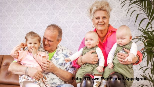 Cathaleya, Emory und Casey zählen zu den jüngsten Mitgliedern der Wollny-Familie. In den neuen Folgen der Doku-Soap „Die Wollnys – Eine schrecklich große Familie“, die RTLzwei ab dem heutigen 10. August zeigt, darf sich Familienoberhaupt Silvia mit ihrem Lebensgefährten Harald auf ein weiteres Enkelkind freuen. (Foto: RTLzwei/Florian Appelgren)