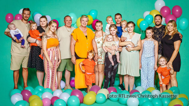 Am Mittwoch, den 6. März dreht sich bei RTLzwei wieder alles um die wohl bekannteste Großfamilie Deutschlands. In einer neuen Doppelfolge „Die Wollnys – Eine schrecklich große Familie“ geht’s ab 20:15 Uhr ins Feriendomizil nach Ilica. Doch hier warten auf Familienoberhaupt Silvia bereits einige Herausforderungen. (Foto: RTLzwei/Christoph Kassette)